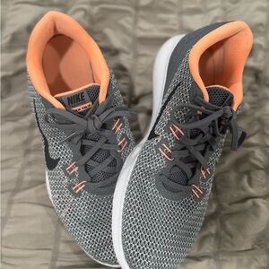 Women’s Nike Gray and Orange Athletic Shoes Lightweight Mesh